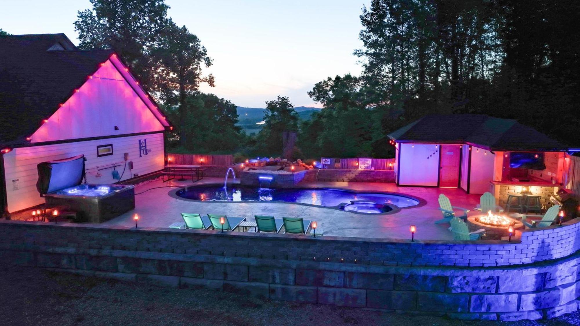 H2Oasis Incredible Pool Retreat With Mountains Views! Villa Sevierville Ngoại thất bức ảnh