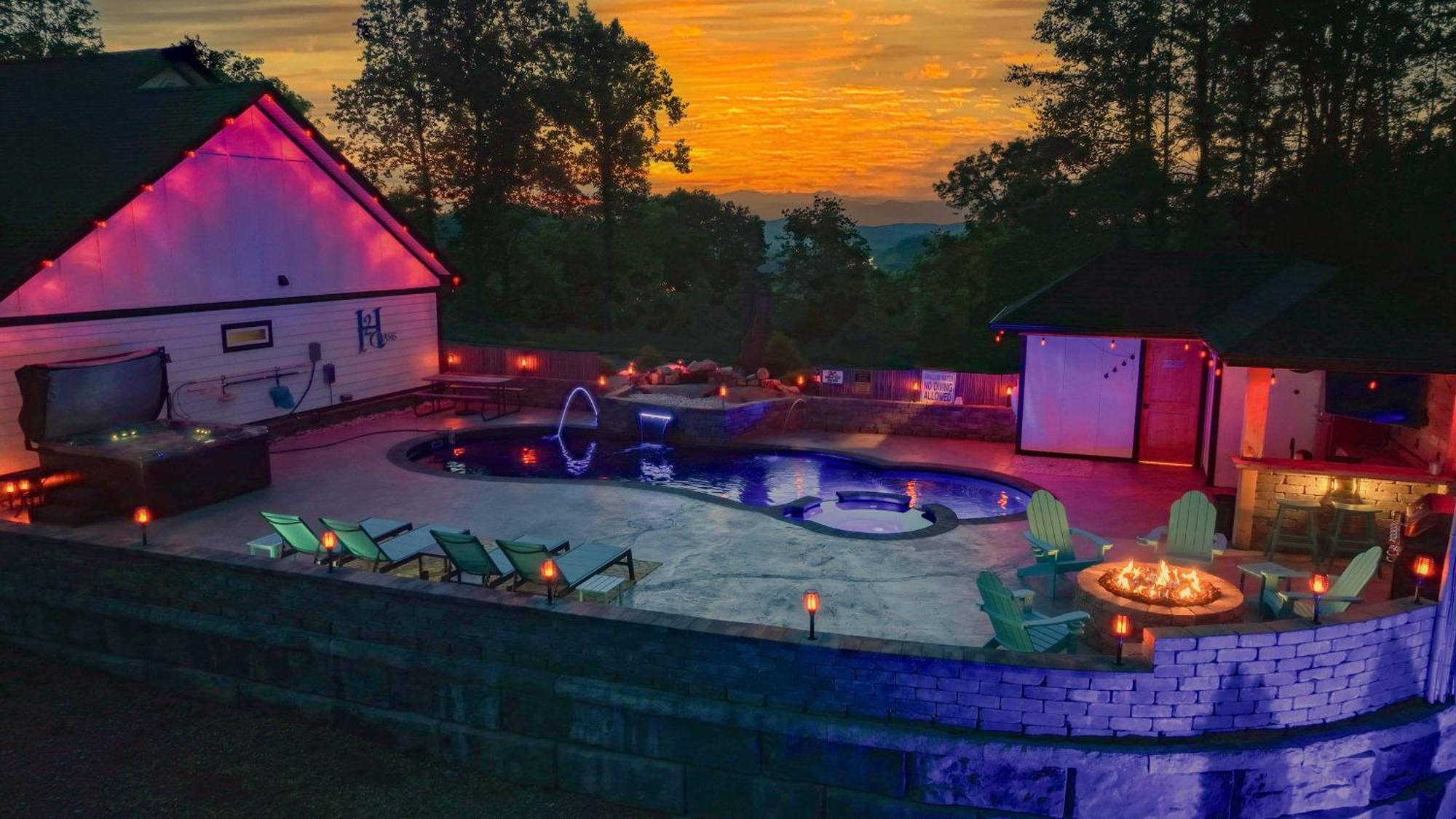 H2Oasis Incredible Pool Retreat With Mountains Views! Villa Sevierville Ngoại thất bức ảnh